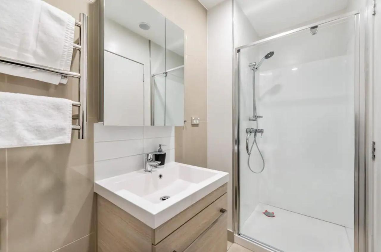 Skytower View And Seaview 2 Bedroom Apartment Auckland Exterior photo